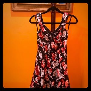 WMNS Red/White Roses Black Dress Sz0 $158 WHBM